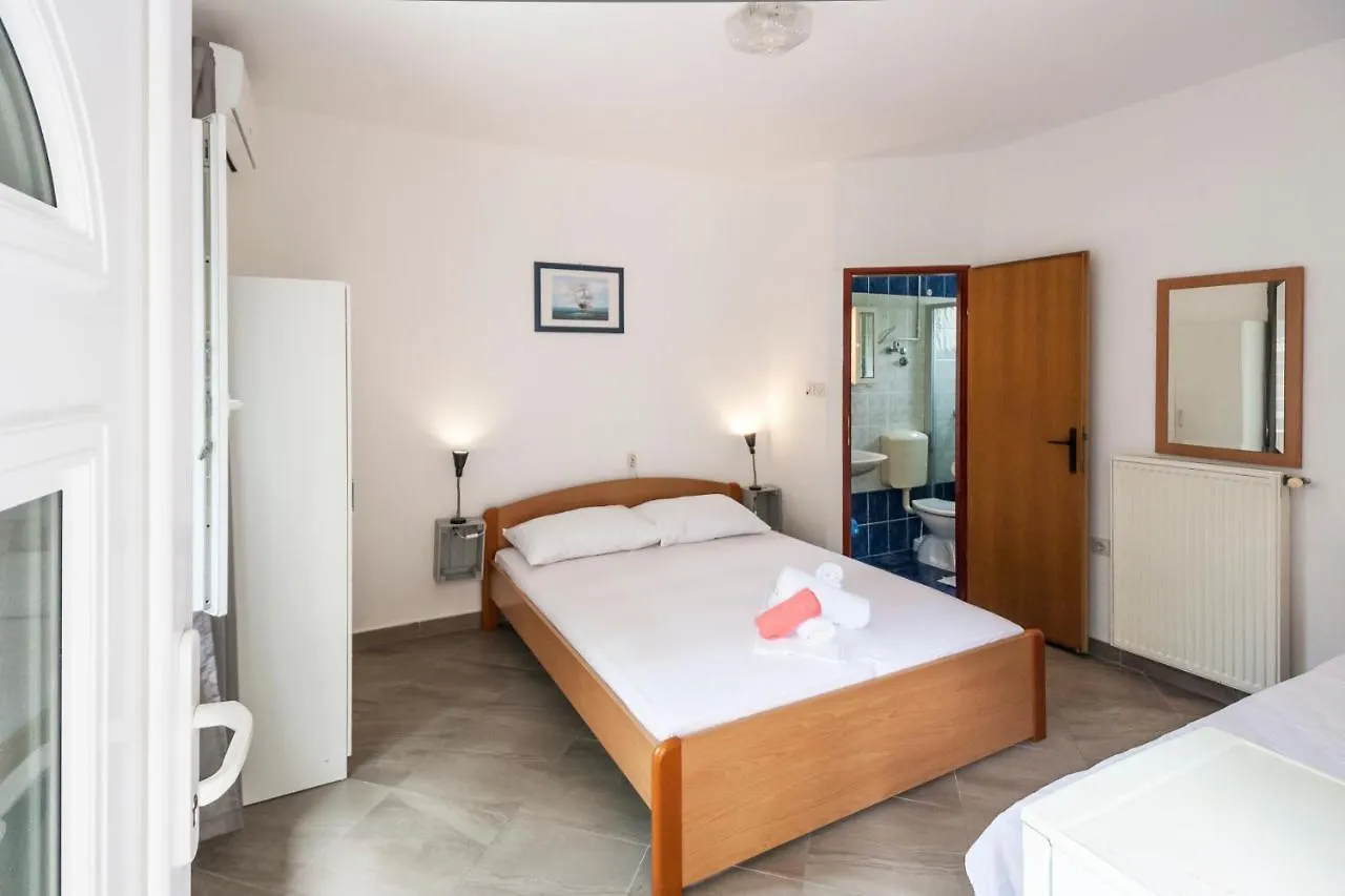 Maison d'hôtes Apartments & Rooms Strcic Petra Krk Town